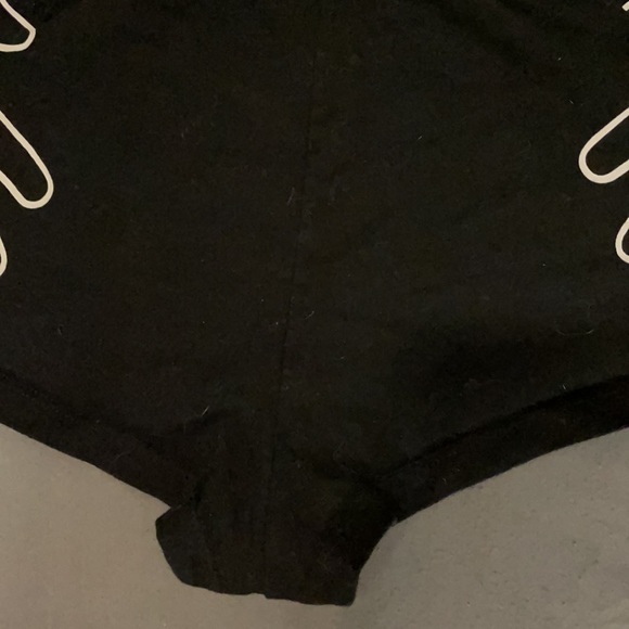 NWOT Black “Hug Me” briefs with a half handprint on each back cheek. Hehe.😂 - Picture 8 of 10